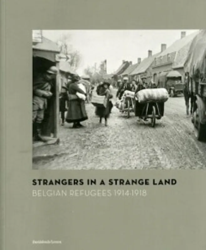 Nu Kopen Strangers in a strange land - M. Amara