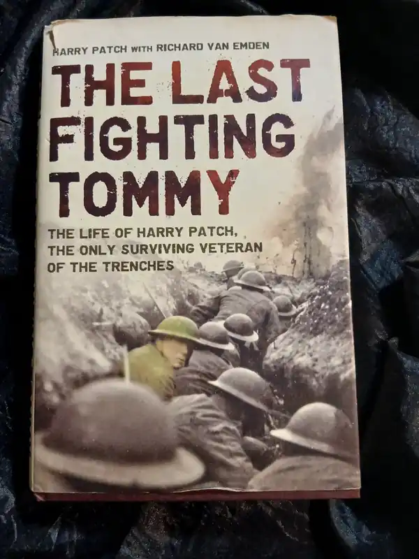 The Last Fighting Tommy - Harry Patch with Richard van Emdrn Betrouwbaar