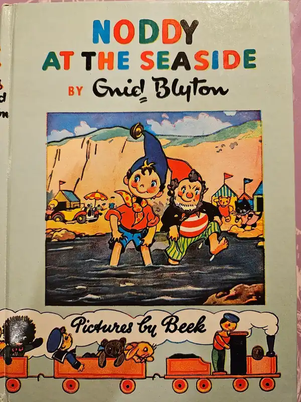 Lage Prijs Noddy at the seaside - Enid Blyton