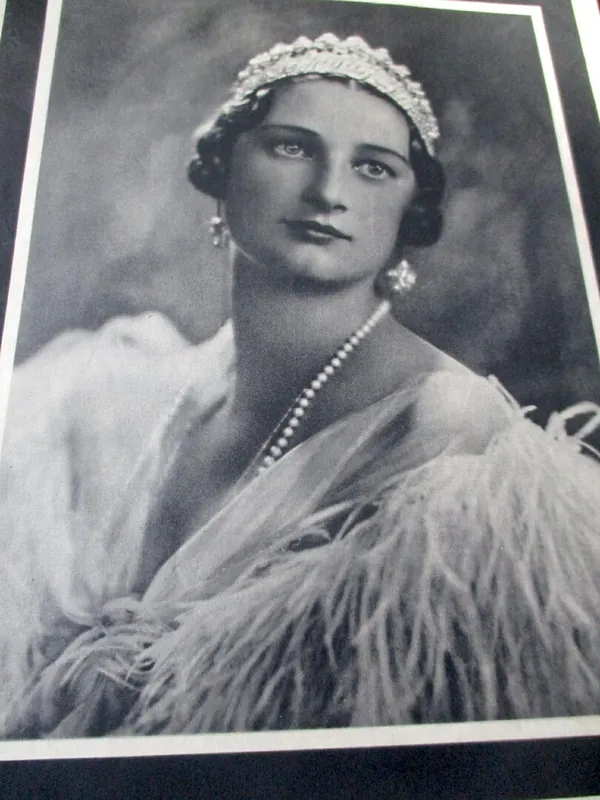 S.M. la Reine Astrid - / Korting
